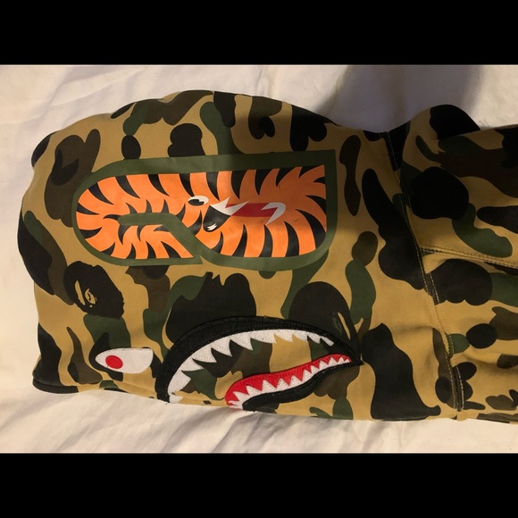 A Bathing Ape windstopper - Picture 6 of 8